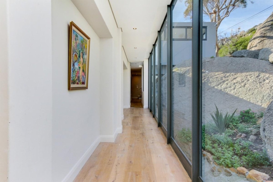 To Let 6 Bedroom Property for Rent in Llandudno Western Cape